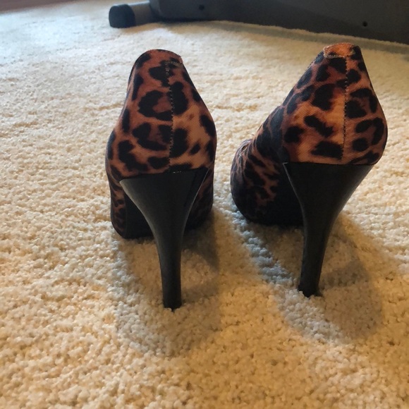 Nine West Leopard Heels - New 7.5 - Picture 3 of 4